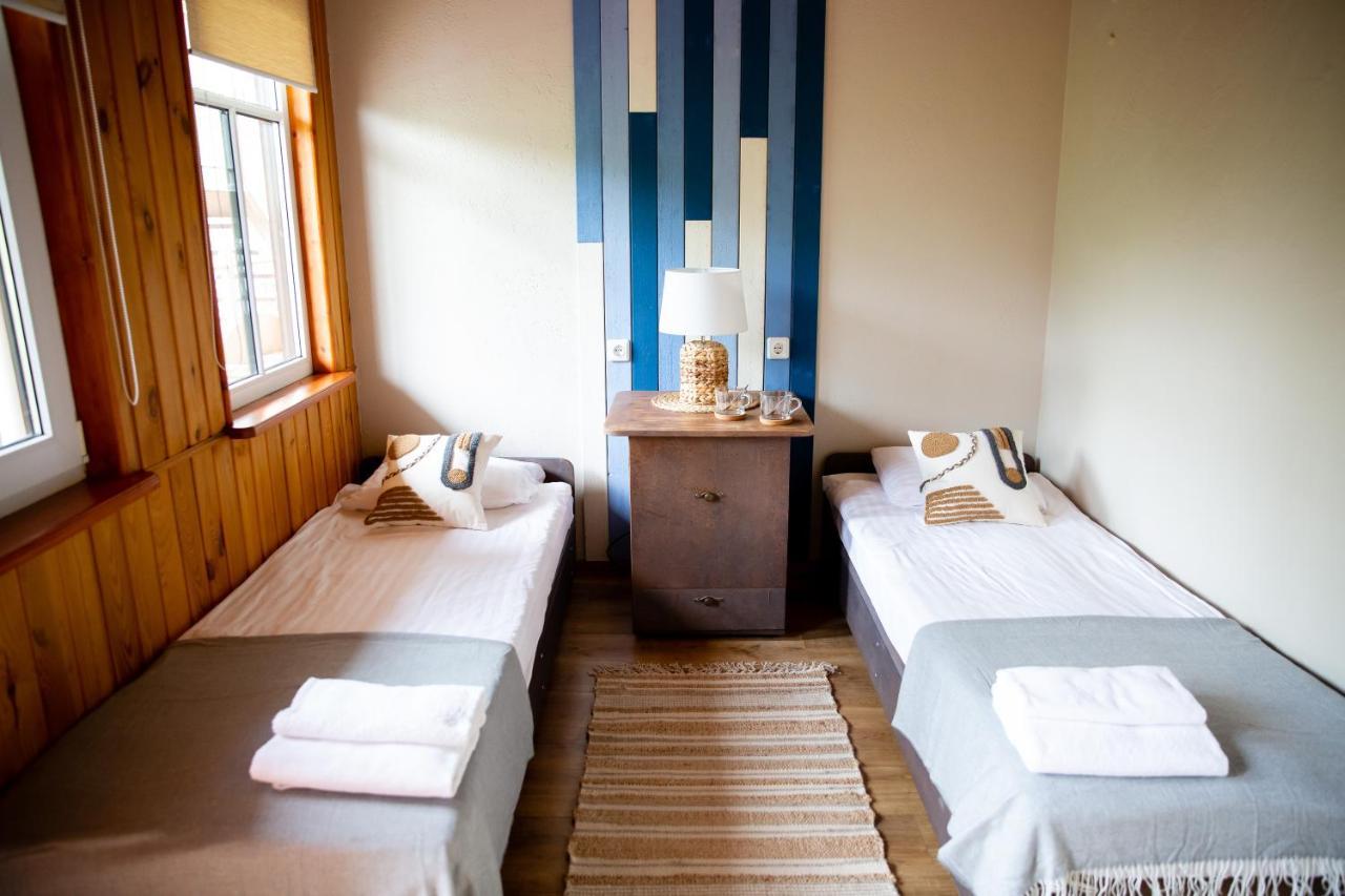 Melynojo Karpio Barza Hotel Kinty Exterior photo
